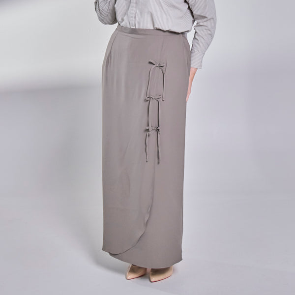 Shufeh Overlap Skirt - Dark Grey