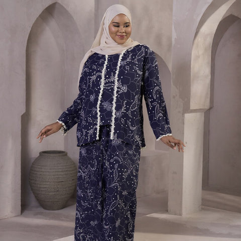 Kalyani Overlap Kurung Set - Navy White Flower